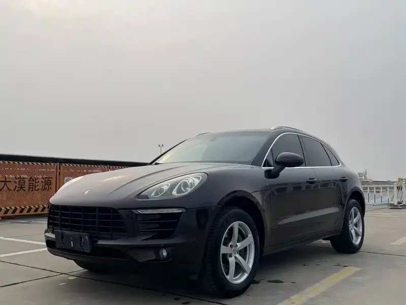 Porsche Macan, 2015