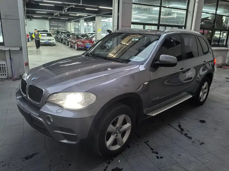 BMW X5 (Import), 2011