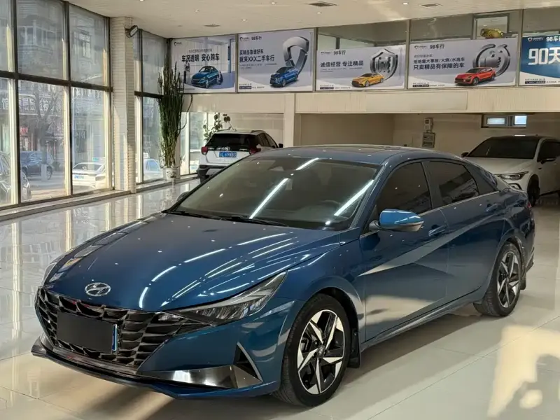 Hyundai Elantra, 2022