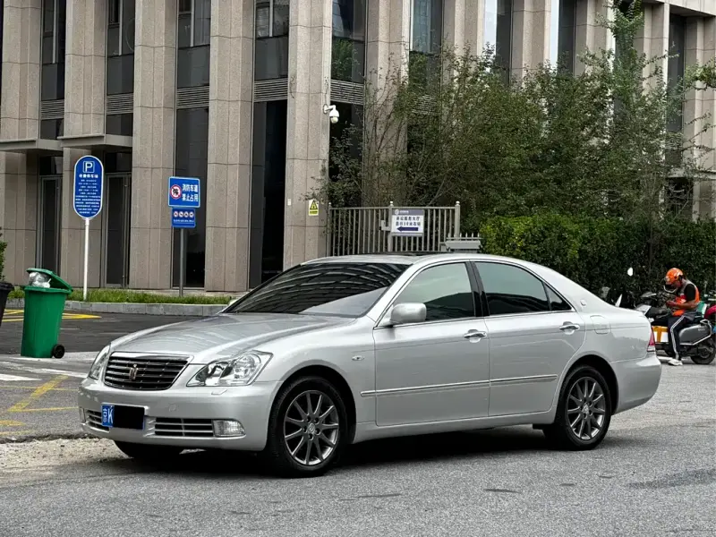 Toyota Crown, 2008