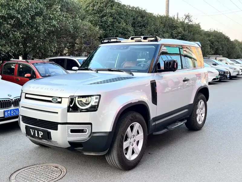 Land Rover Defender, 2023