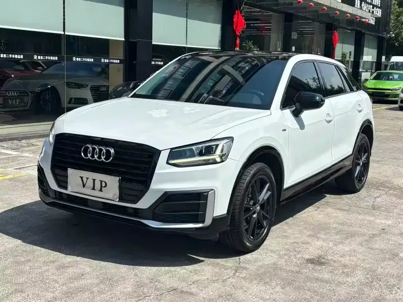 Audi Q2L, 2021