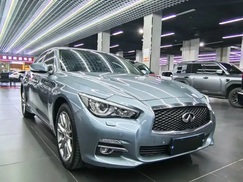 Infiniti Q50L, 2017