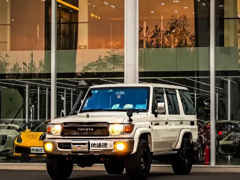Toyota Land Cruiser, 2012