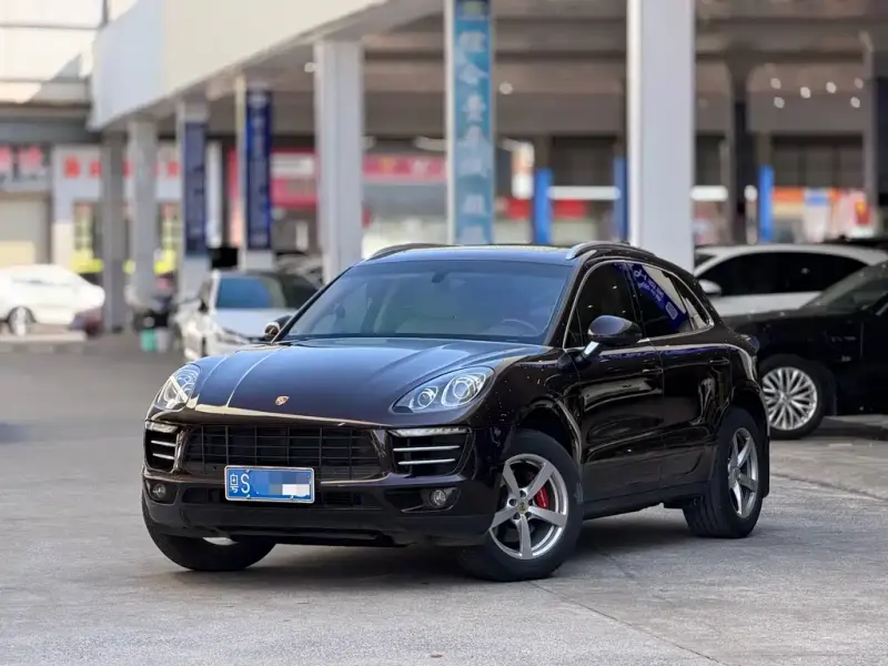 Porsche Macan, 2015