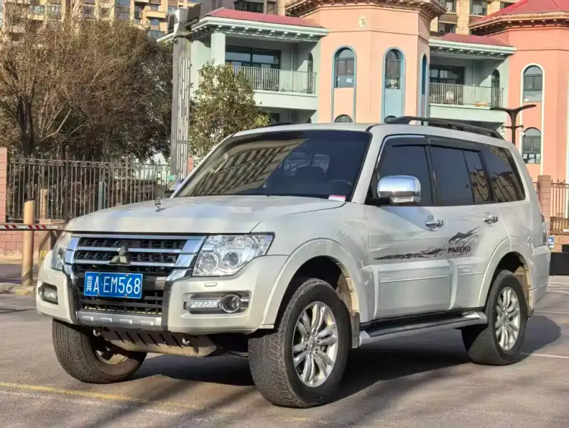 Mitsubishi Pajero (Import), 2018