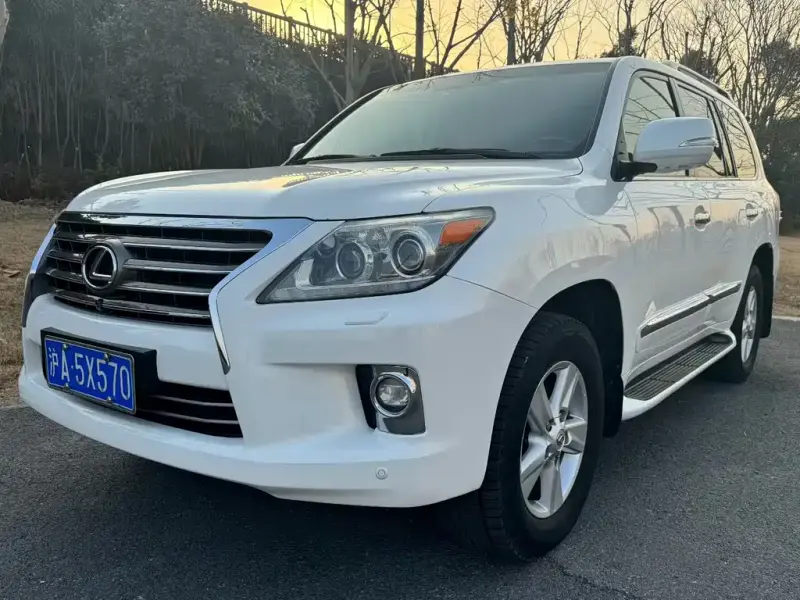 Lexus LX, 2014