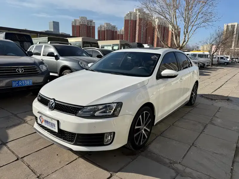Volkswagen Sagitar, 2014