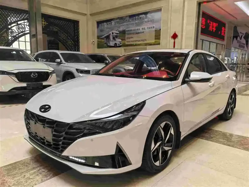 Hyundai Elantra, 2023