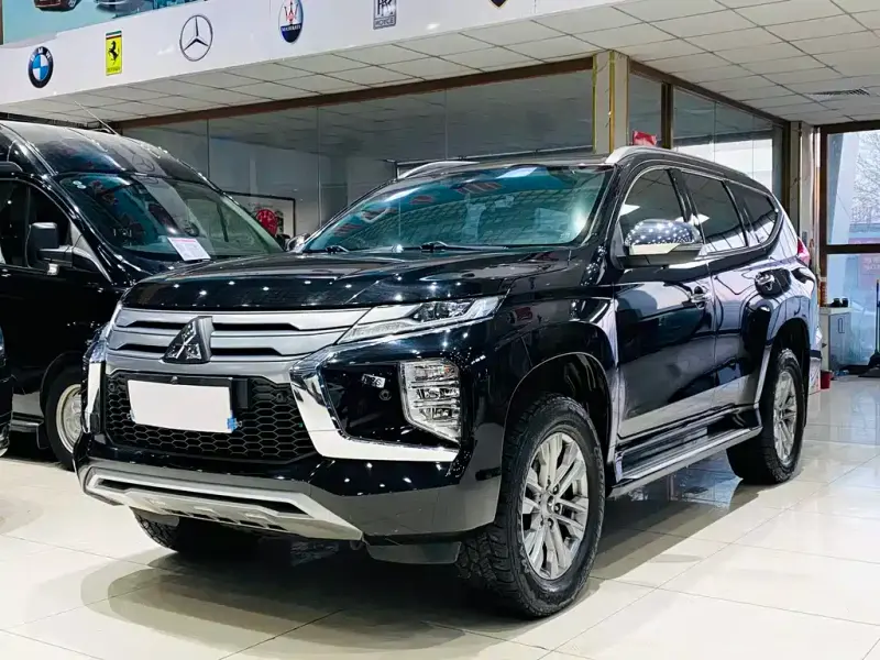 Mitsubishi Pajero Sport (Import), 2020