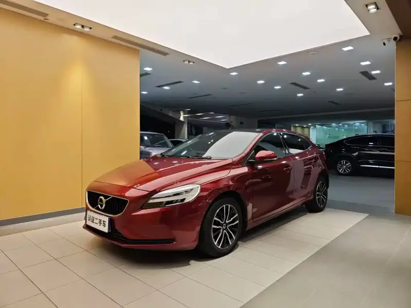 Volvo V40, 2018