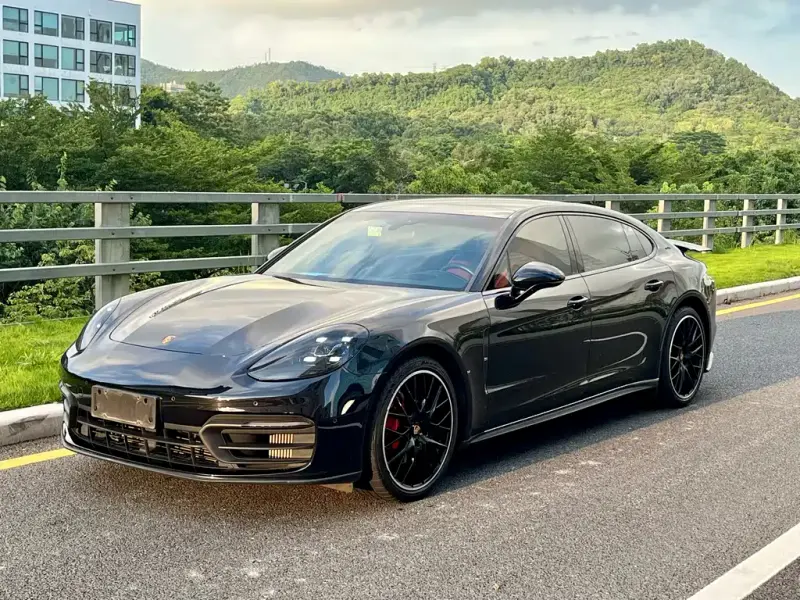 Porsche Panamera, 2022