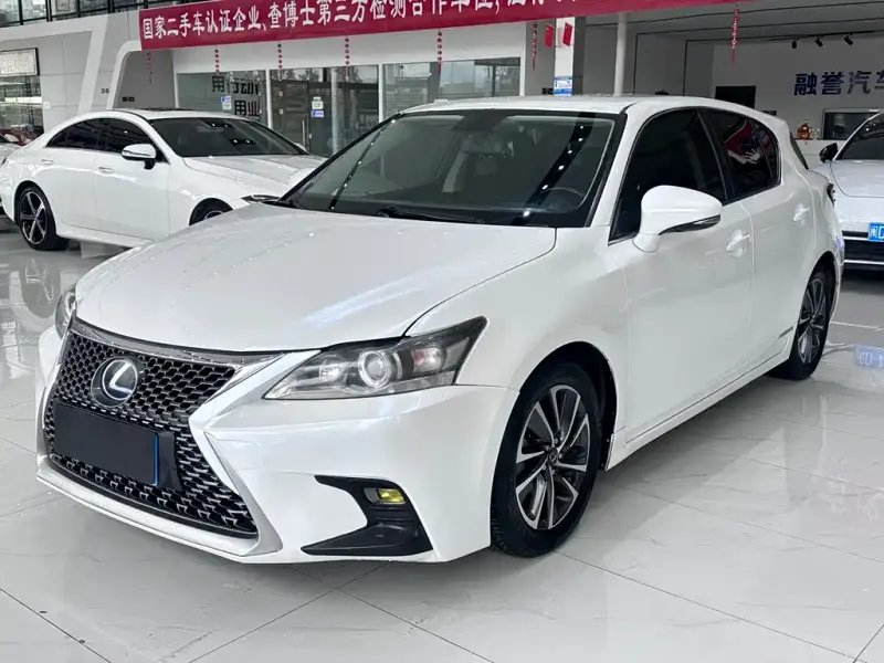 Lexus CT, 2018