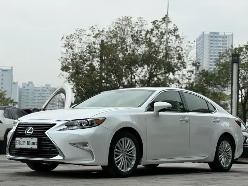 Lexus ES, 2017