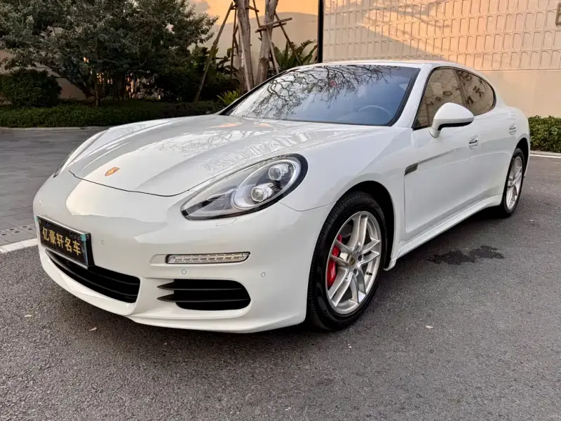 Porsche Panamera, 2015