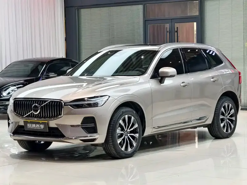 Volvo XC60, 2025