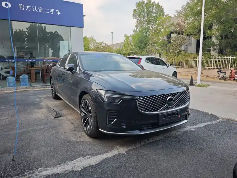Volvo S90, 2025