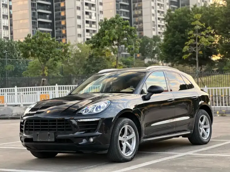 Porsche Macan, 2015