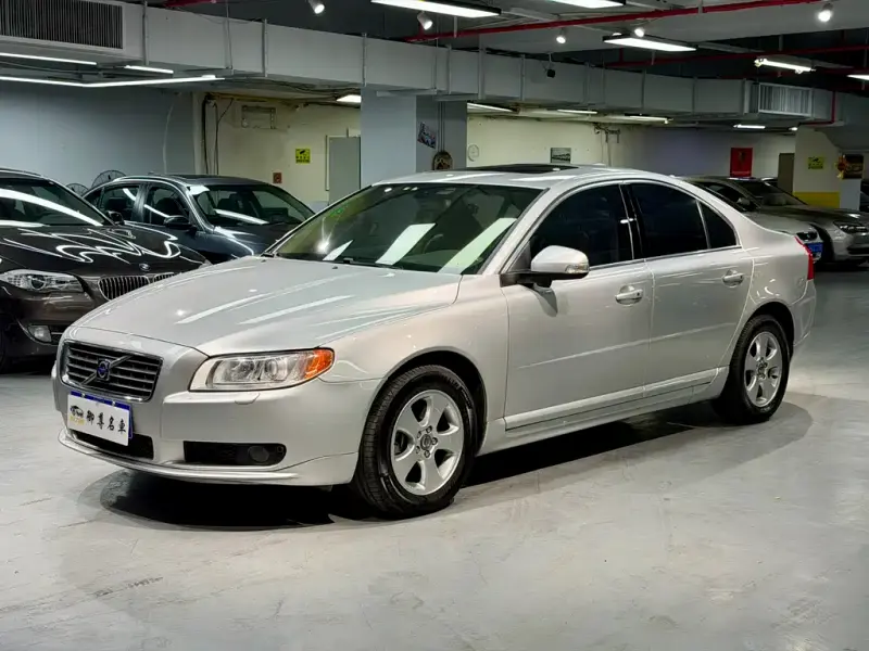 Volvo S80L, 2009