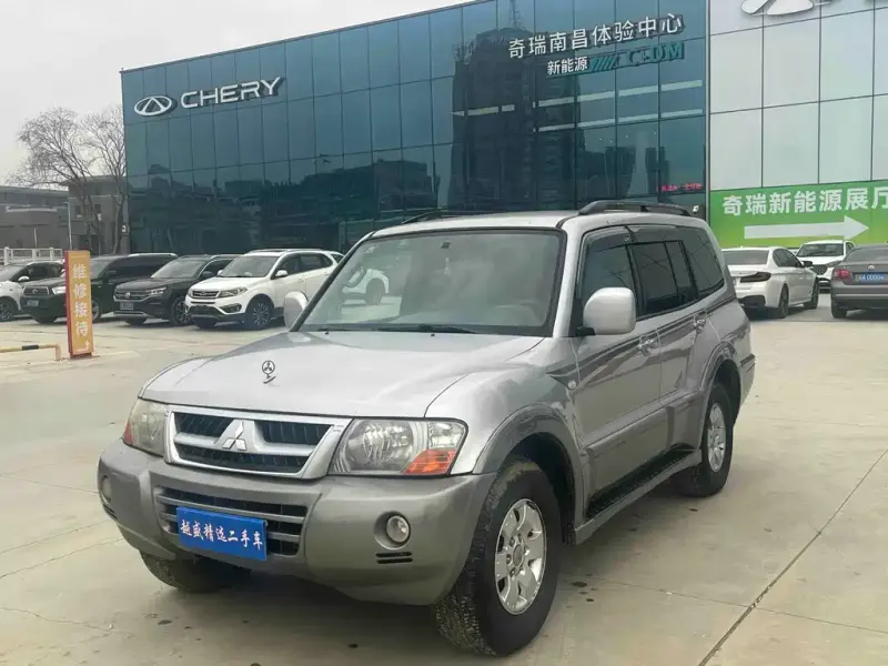 Mitsubishi Pajero, 2010