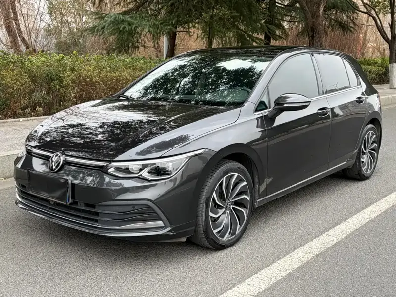 Volkswagen Golf, 2023