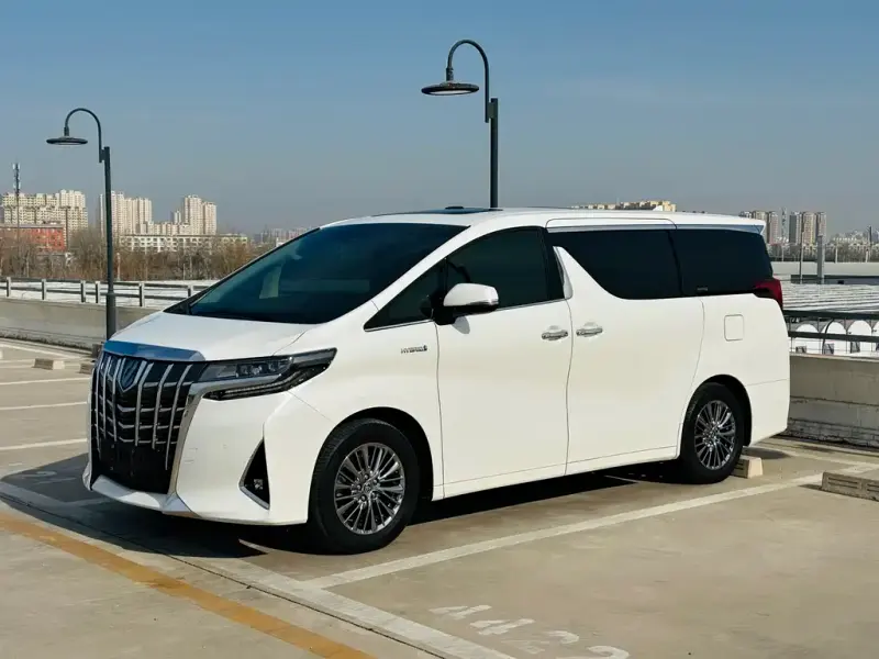 Toyota Alphard, 2023