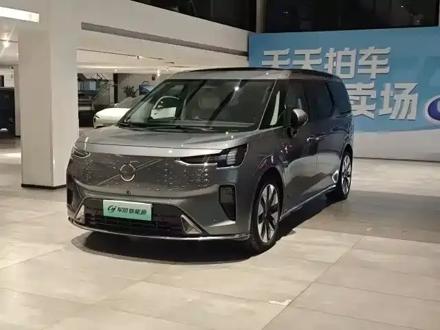 Volvo EM90, 2024