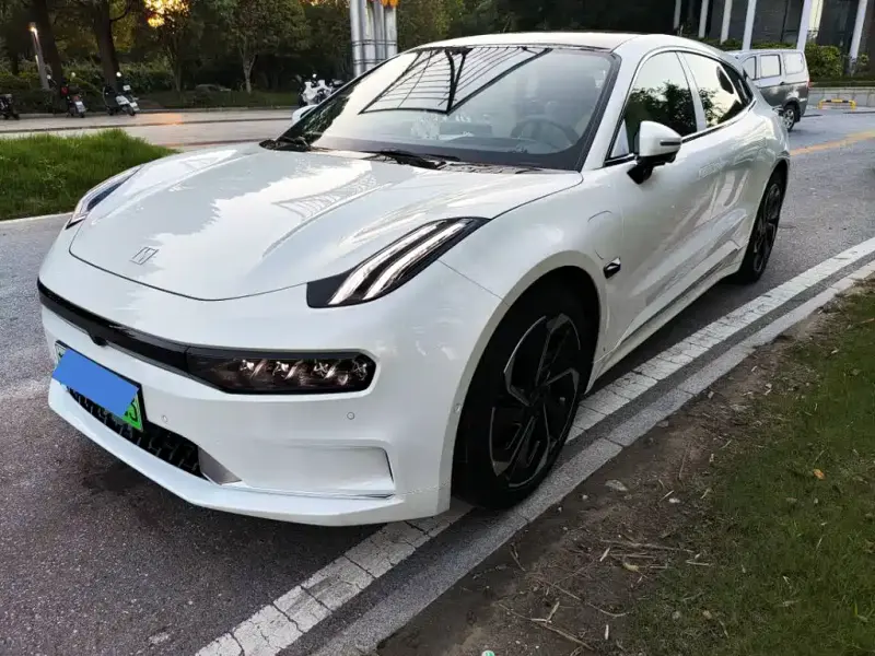 Zeekr 001, 2025