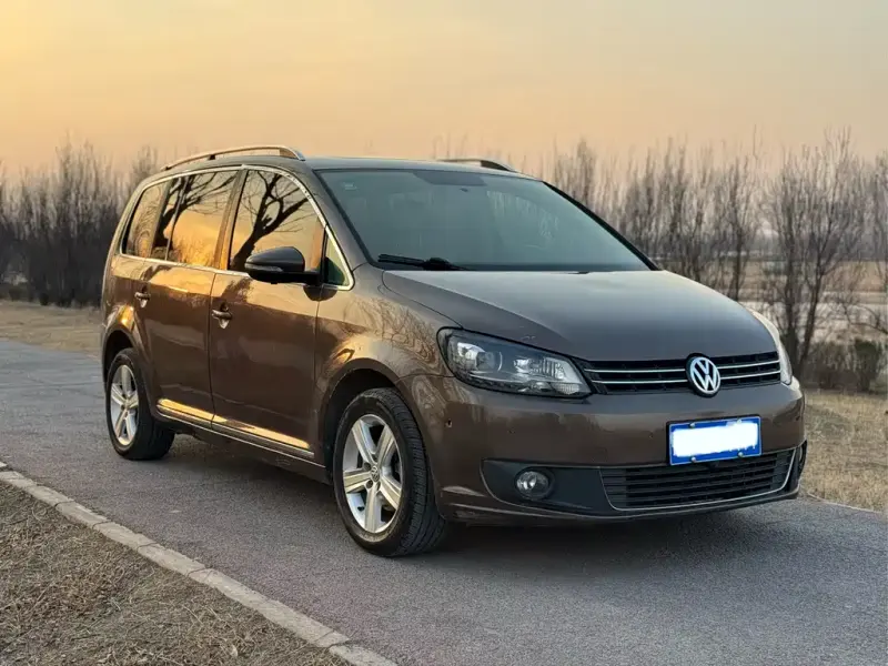 Volkswagen Touran, 2013