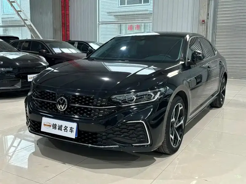 Volkswagen Passat, 2022