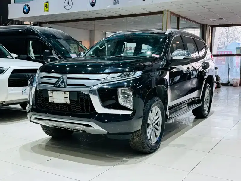 Mitsubishi Pajero Sport (Import), 2020