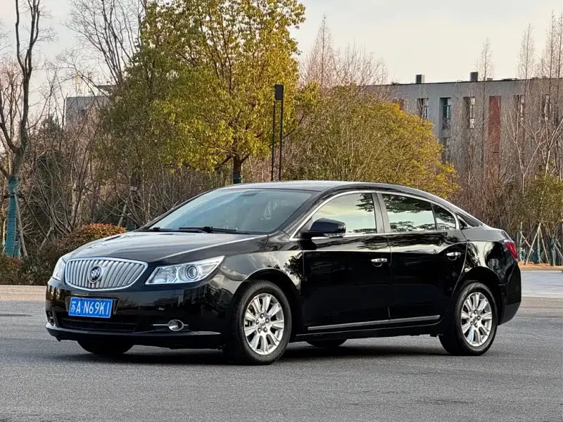 Buick LaCrosse, 2012