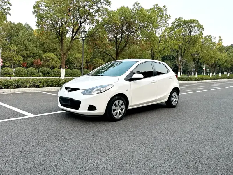 Mazda 2, 2012