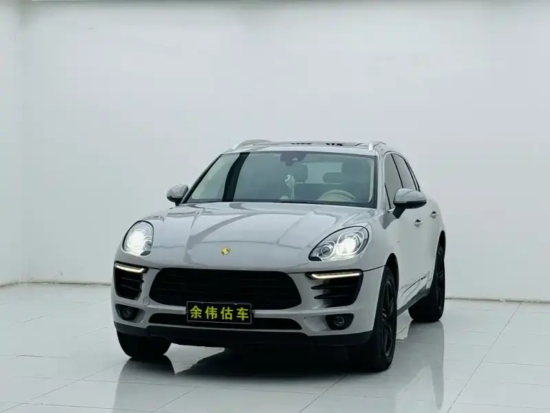 Porsche Macan, 2015