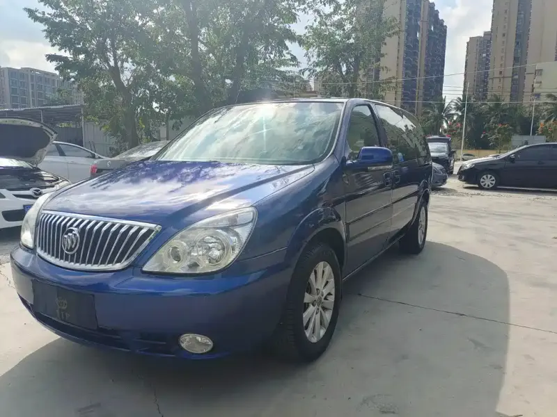 Buick GL8, 2013
