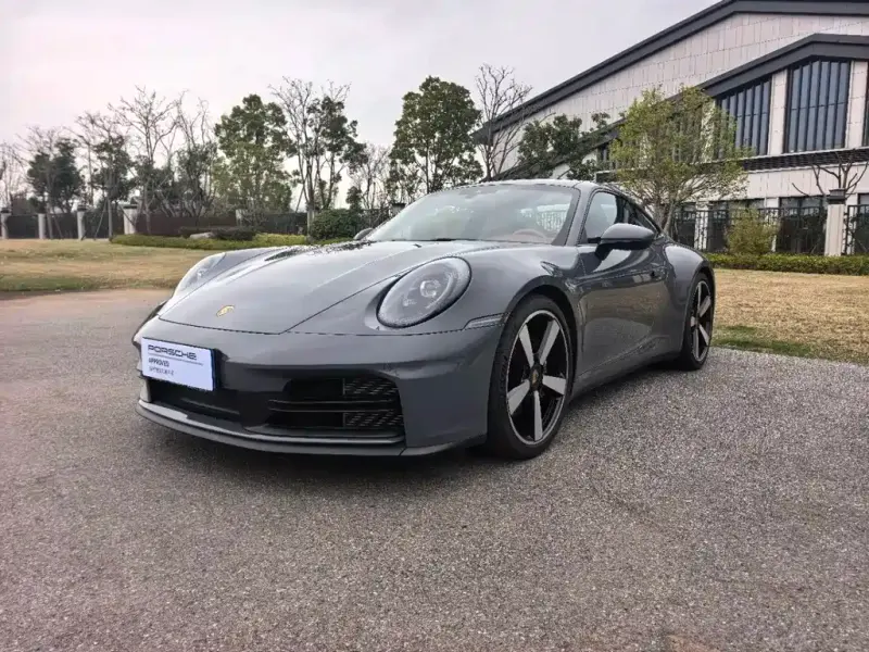 Porsche 911, 2025