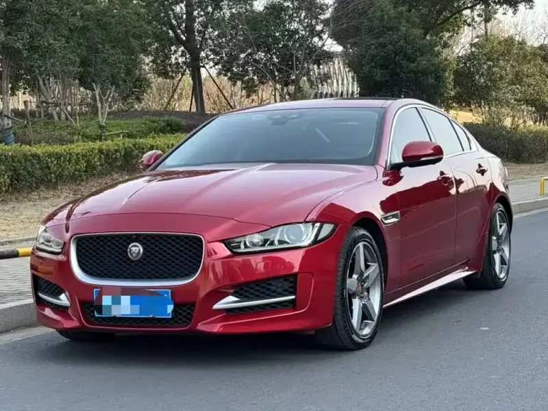 Jaguar XE, 2016