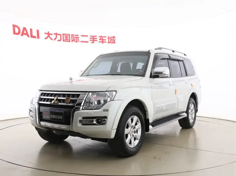 Mitsubishi Pajero (Import), 2020