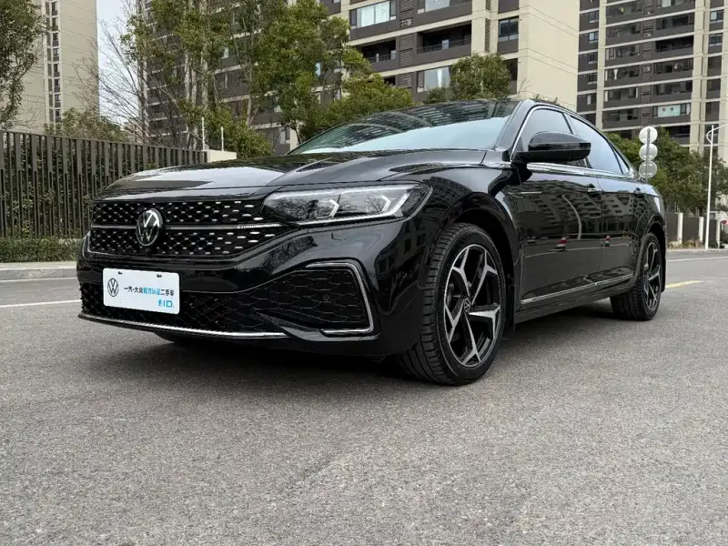 Volkswagen Passat, 2023
