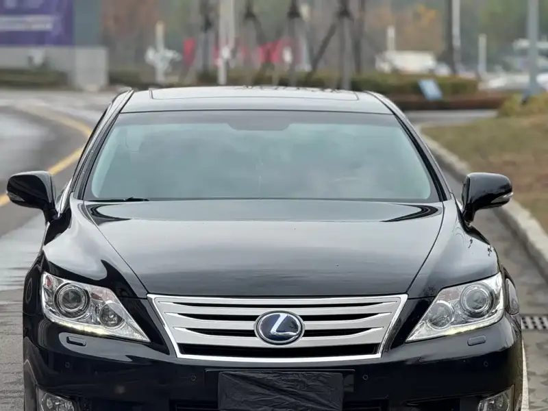 Lexus LS, 2012