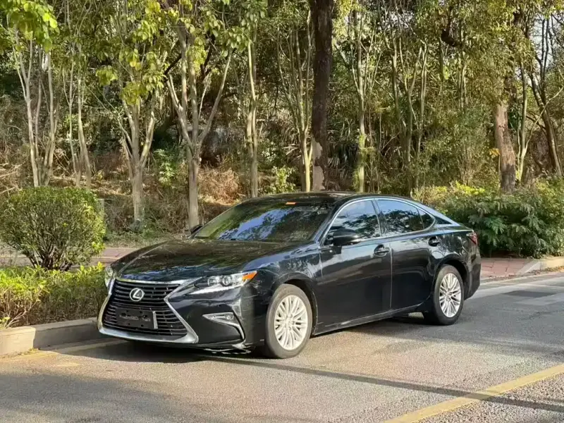Lexus ES, 2016