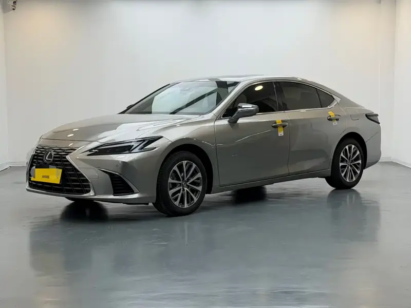 Lexus ES, 2024
