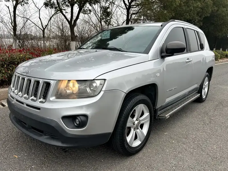 Jeep Compass (Import), 2012