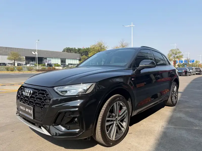 Audi Q5L, 2022