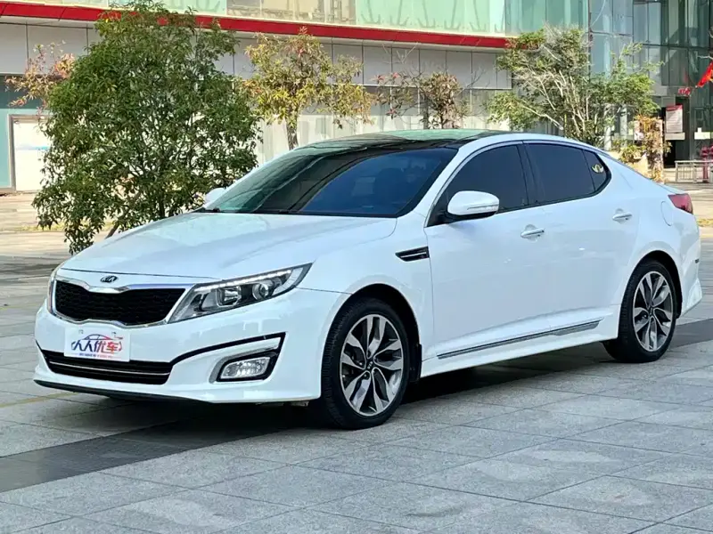 Kia K5, 2015