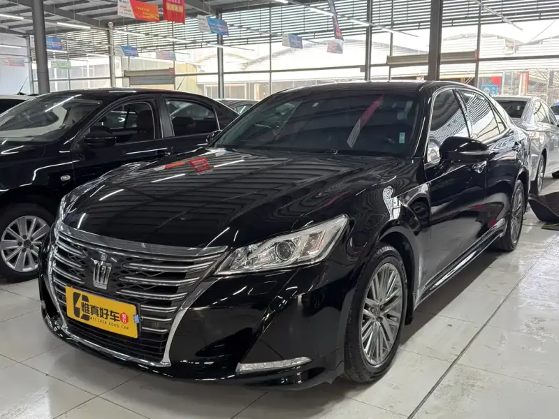 Toyota Crown, 2017