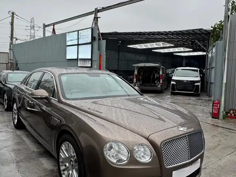 Bentley Flying Spur, 2015
