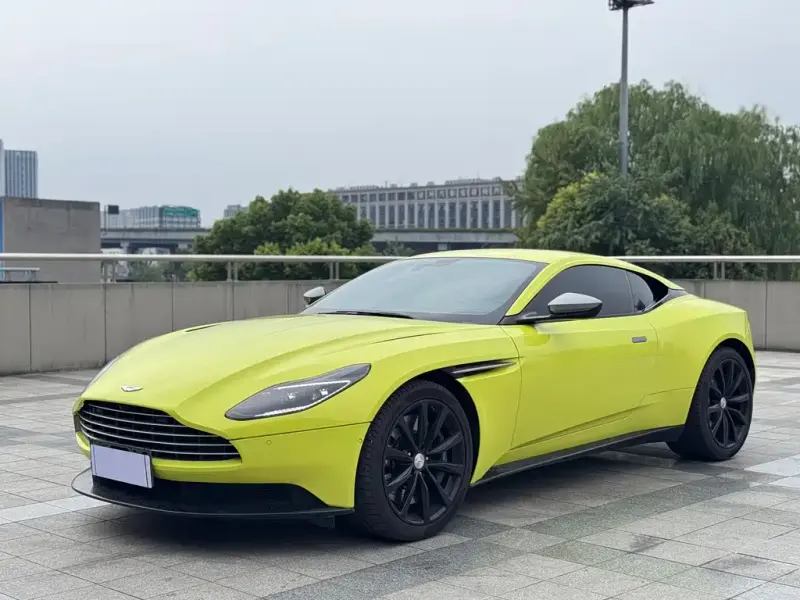 Aston Martin DB11, 2023