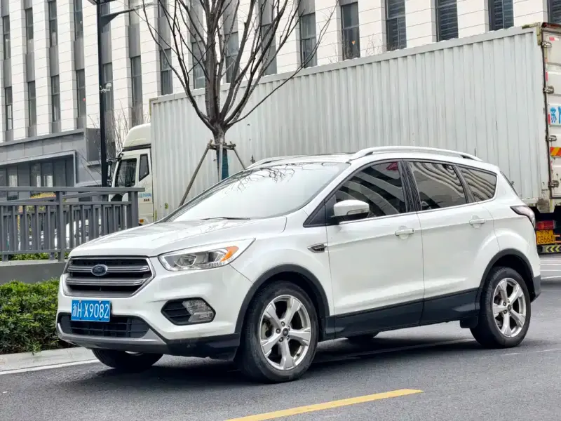 Ford Kuga, 2016