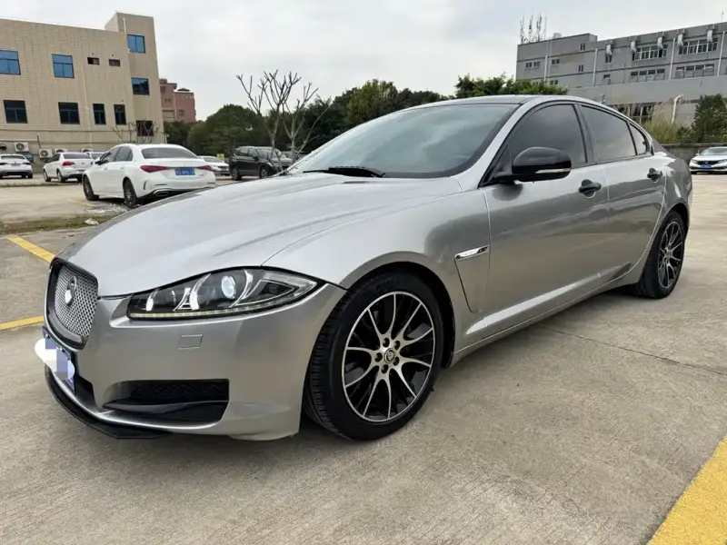 Jaguar XF, 2013